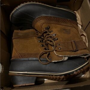 Sorel Winter Fancy Lace II boots, brand new, size 8
